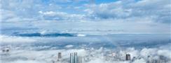 南昌:城市上空云雾缭绕